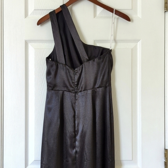 Lulu's On the Guest List Satin One-Shoulder Formal A-Line Maxi Dress Black Small - Picture 12 of 16
